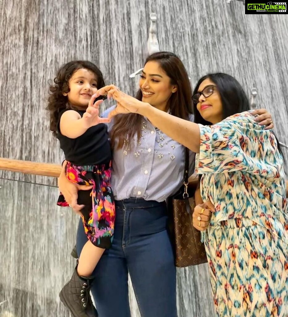 Aishwarya Devan Instagram - ❤❤❤ #familia Armani Hotel, Burj Khalifa, Dubai