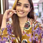 Aishwarya Devan Instagram - Smile; because you never know who is falling for it. #thursdaymood #instapic Dubai, United Arab Emirates