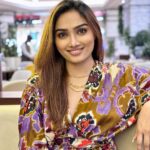 Aishwarya Devan Instagram - Smile; because you never know who is falling for it. #thursdaymood #instapic Dubai, United Arab Emirates