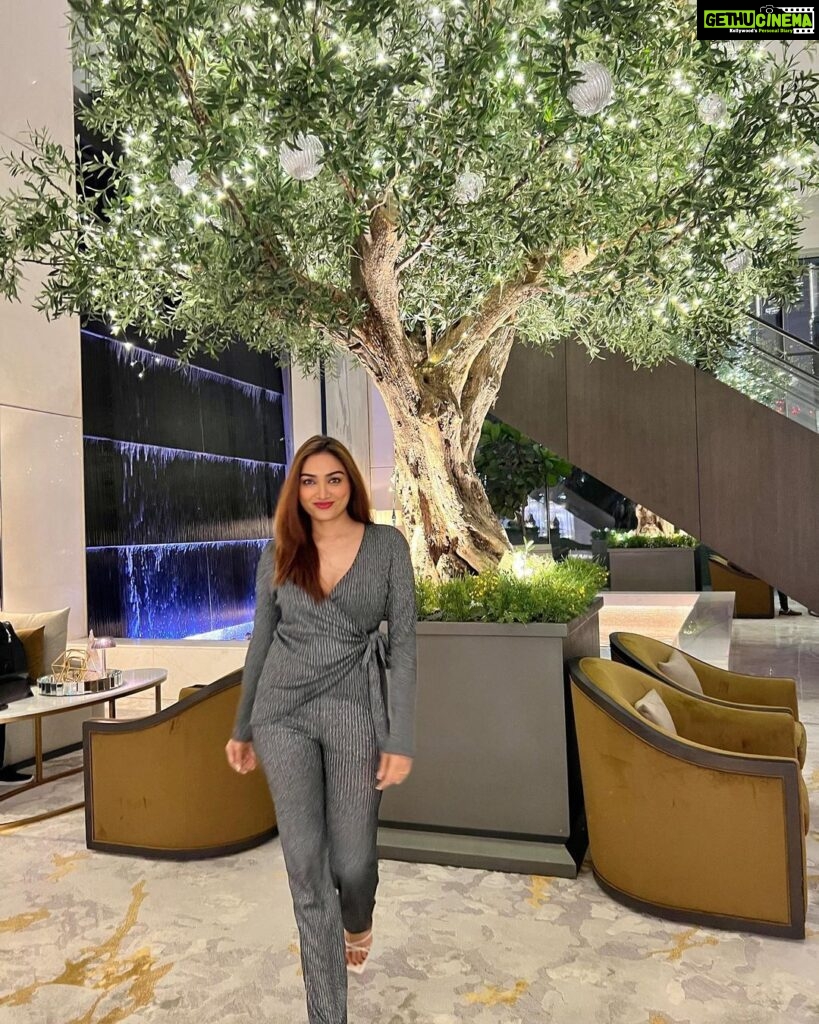 Aishwarya Devan Instagram - Thank you ✨2022✨for all the laughs , tears , countless blessings and teaching me the greatest lessons of life 🙏 looking forward to ✨2023✨ , another year with fresh starts and new chapters. ✨ #newyearawaits #thankyougod #bye2022 Address Boulevard