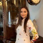 Aishwarya Devan Instagram - #happyonam 🌸🌺🌼