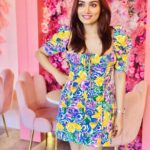 Aishwarya Devan Instagram - Find me in the garden 🌸 . #aboutyesterday #outnabout #dubai #blooming #fashiongram @saya.brasserie Saya Caffe Wasl 51