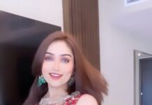 Aishwarya Devan Instagram - ❤️❤️❤️ #reelsinstagram #reelsvideo #reelitfeelit #designerlehenga #avinashrajwani #bridalwear #bridalreels #reelsindia #reelkarofeelkaro loveforlehanga #bridalfashion #aishwaryadevan Lehenga- @avinashrajwani Downtown Dubai