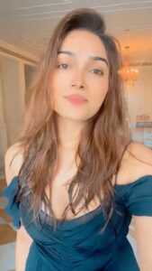 Aishwarya Devan Instagram - PoV: When u r in his city & he refuses to meet 🥺😁
#reelitfeelit #terarastaachhodoonna #reelsinstagram #reelsindia #reelsvideo