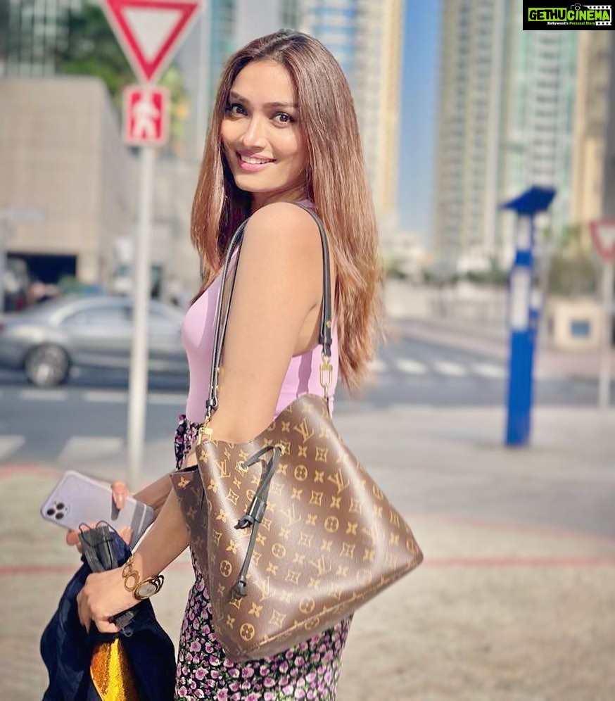 Aishwarya Devan Instagram - See you in a minute 😉 #weekendvibes #saturday #instapic Dubai United Arab Emirates