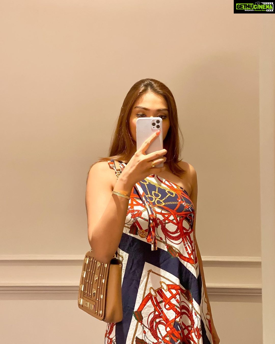 Aishwarya Devan Instagram - ❤️🔥❤️🔥❤️🔥 #dubai Palazzo Versace Dubai