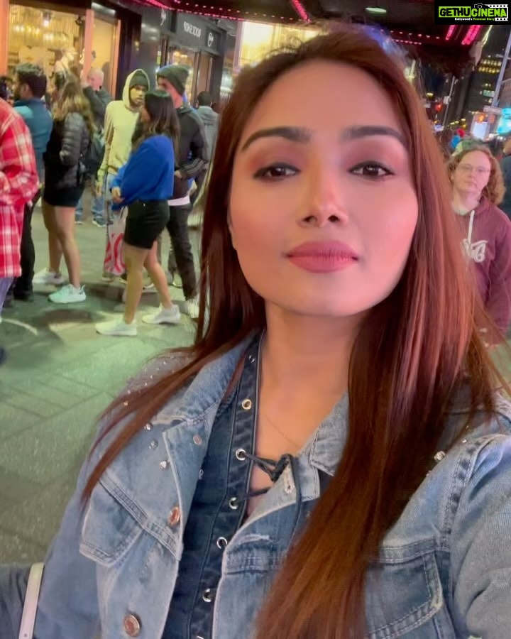 Aishwarya Devan Instagram - #newyork #broadwaynyc #usa🇺🇸 #instapic