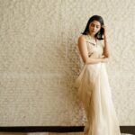 Aishwarya Lekshmi Instagram - Busy flexing my short hair , Brb 🤓 Styled by - @openhousestudio.in Saree - @ekayabanaras Jewellery - @abhilasha_pret_jewelry Footwear - @aprajitatoorofficial Style team - @poojakaranam @mehavenkatesh @prarthanasrinivasaraja Hair - @soverpukhrambam Photography - @sbk_shuhaib