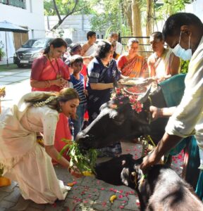 Aishwarya R. Dhanush Instagram - Hope you and your loved ones had a memorable #pongal 🌾🌞✨..may god bless everyone with only happiness, peace and prosperity in abundance 🙏🏼😇