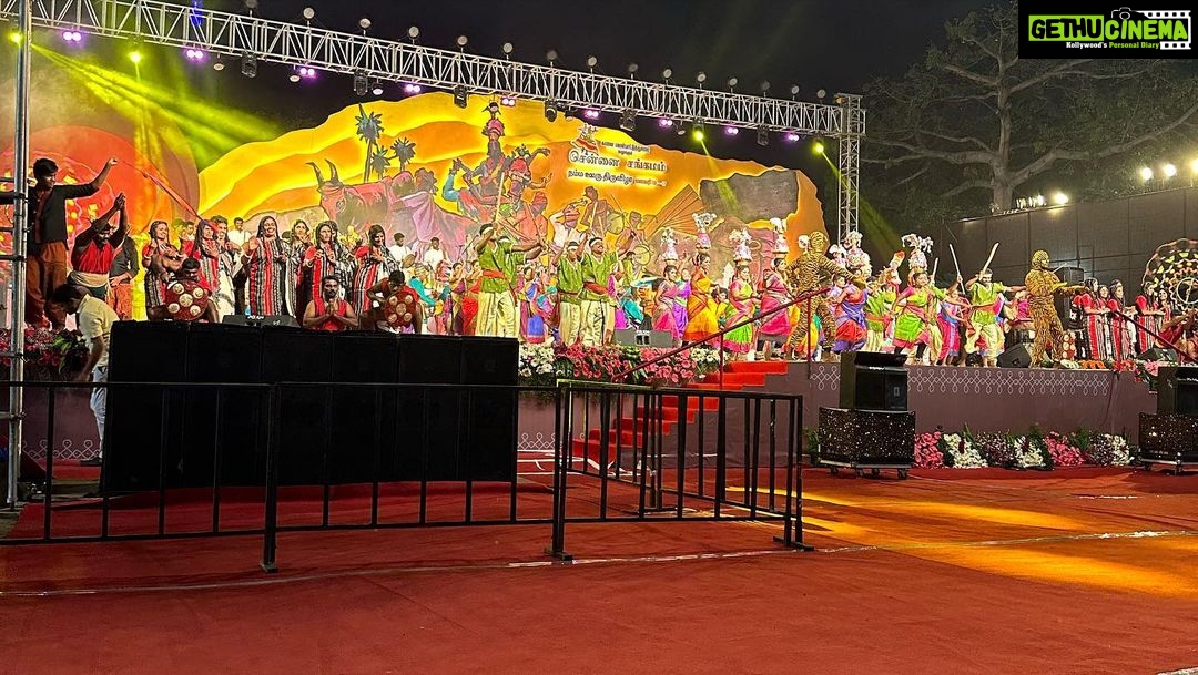 Aishwarya R. Dhanush Instagram - Such a classy and beautiful opening ceremony for #chennaisangamam this evening..mood n stage set perfectly right for talents #pongal n festivities by dearest @kanimozhikarunanidhiofficial akka ..artists n performances at their best..kudos @musicsanthosh sir ! #pongal πΎππ»