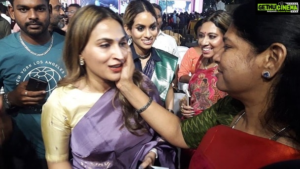 Aishwarya R. Dhanush Instagram - Such a classy and beautiful opening ceremony for #chennaisangamam this evening..mood n stage set perfectly right for talents #pongal n festivities by dearest @kanimozhikarunanidhiofficial akka ..artists n performances at their best..kudos @musicsanthosh sir ! #pongal πΎππ»