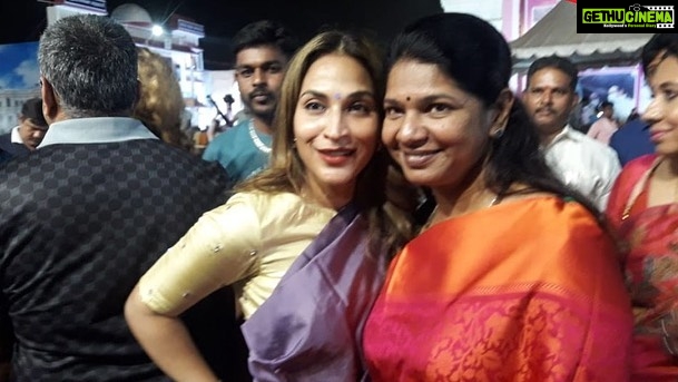 Aishwarya R. Dhanush Instagram - Such a classy and beautiful opening ceremony for #chennaisangamam this evening..mood n stage set perfectly right for talents #pongal n festivities by dearest @kanimozhikarunanidhiofficial akka ..artists n performances at their best..kudos @musicsanthosh sir ! #pongal πΎππ»