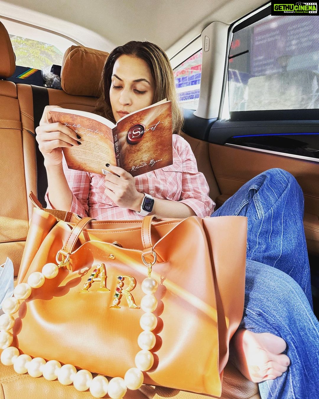 Aishwarya R. Dhanush Instagram - Reading has been an integral part of my life from childhood..off late haven’t had much time..this year’s first book is a re-read of one of my most fav #thesecret ..celebrating the 10th anniversary of this path breaking one ! @rhondabyrne_thesecret 🙌🏼 #booklover #readerontheroad