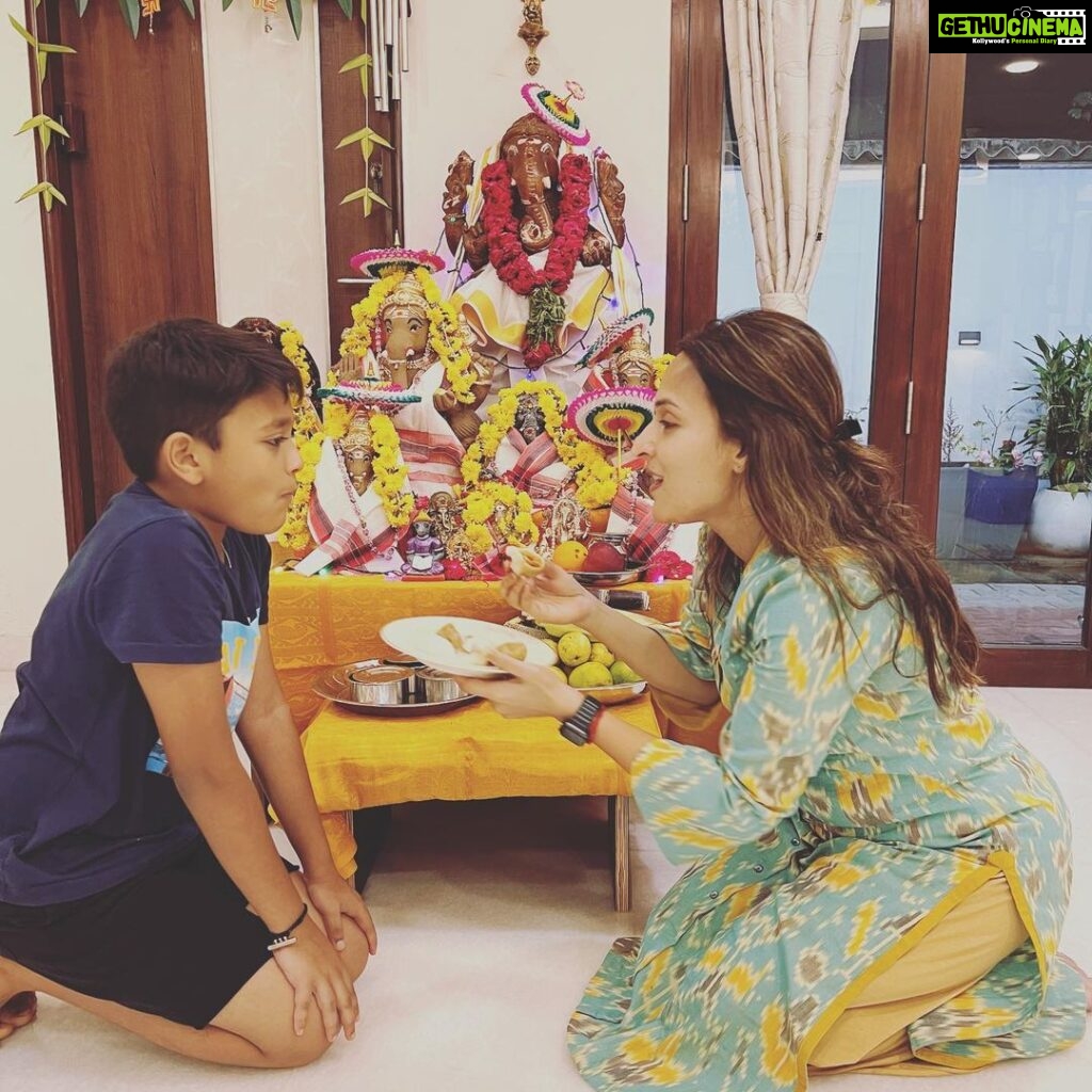 Aishwarya R. Dhanush Instagram - He brings joy and blessings to new beginnings.. He is always there at every step nook and corner to guard and guide .. His very presence pushes negativity afar and attracts smiles and positivity! Stay close and play your charm always you almighty! #ganapathybappamoriya