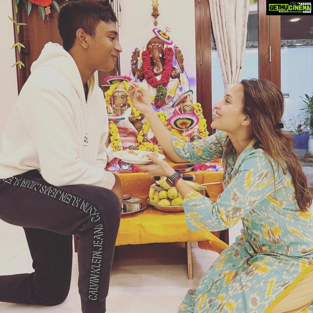 Aishwarya R. Dhanush Instagram - He brings joy and blessings to new beginnings.. He is always there at every step nook and corner to guard and guide .. His very presence pushes negativity afar and attracts smiles and positivity! Stay close and play your charm always you almighty! #ganapathybappamoriya