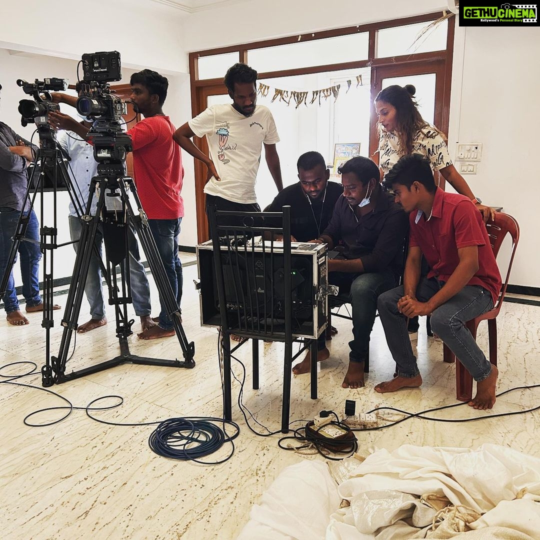 Aishwarya R. Dhanush Instagram - Just another #workingsunday ! #worklife #lovemyjob #lalsalaam