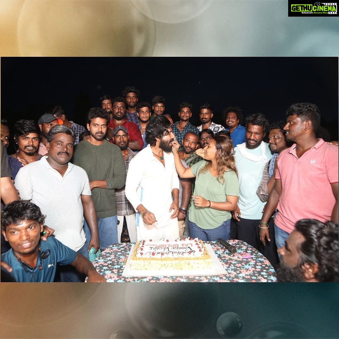 Aishwarya R. Dhanush Instagram - 18 working hours straight β¦ 2 cakes β¦2 things to celebrate π 2am 2nd schedule wrap ! π¬ Pre birthday π for the birthday boy @thevishnuvishal and wrap up π at 2am with sleepy smiles ! #thankful #grateful π #lalsalaam