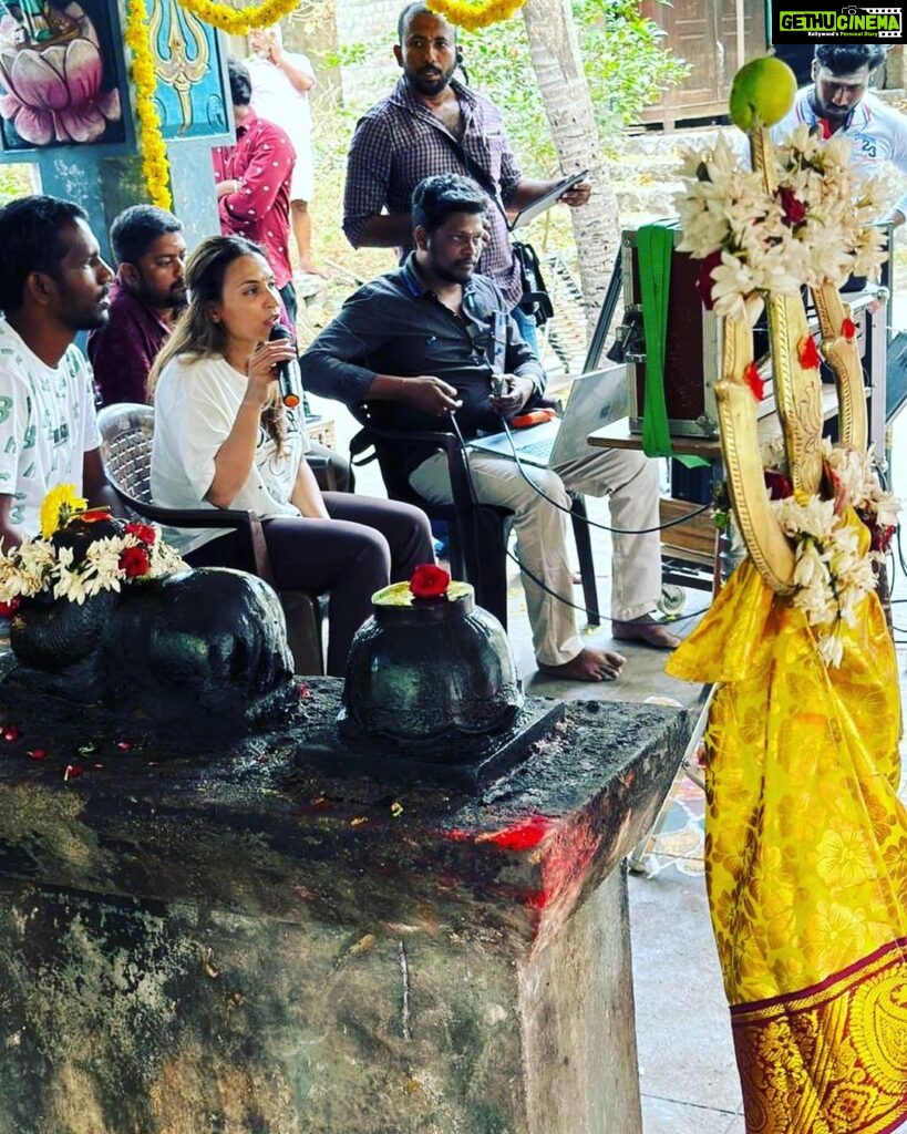 Aishwarya R. Dhanush Instagram - Happens to be a Friday ..early start and shooting in an age old Amman temple …can call it coincidence or sometimes I believe god has her own sweet small ways of communicating with her child😇🌸🙏🏼#blessingsindisguise #lovemyjob