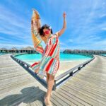 Aishwarya Sharma Bhatt Instagram - My Dil goes hmmmmm ❤️ . . . . Outfit by @shopradka Styled by @pooja.kalra37 #aishwaryasharma #neilbhatt #maldives #neilkiaish #ootd #tropical #tropicalwear