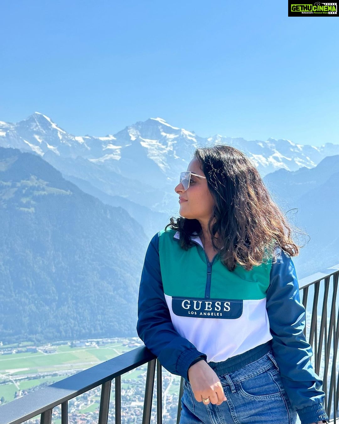 Aishwarya Sharma Bhatt Instagram - Love in the Air ❤️ #interlaken @myswitzerlandin @interlaken @jungfraujochtopofeurope #aishwaryasharma #neilbhatt #switzerland #ineedswitzerland #interlaken #jungfrauregion #neilkiaish #honeymoon