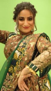 Aishwarya Sharma Bhatt Instagram - Keep calm and do the garba. Aayee Halooo😁! Happy Navratri to everyone!

#HappyNavratri #NeiWarya #AishwaryaSharma

Outfit @dhoop_by_zankhana 
Earrings @alittleextra.co.in 
Styled By @dinky_nirh
HMU @pamperandshine_makeup