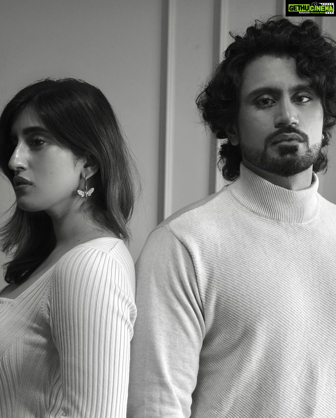 Akasa Instagram - @aasa.sing and I dropped a new senti song since we’re both emo siblings👀 aap bhi emo ho toh jao suno? Batao kaisa laga? Acha laga toh saath mein aur gaane banayenge 🫶🏼 • #SahiNaiSiLageya #SinghSiblings composed , sung and produced by @aasa.sing Lyrics by @aasa.sing @akasasing on @velvetvibesmusicofficial featuring @tanvi_malhara Photo credits: @mnvlade @themediatronic • • #akasa #akasasingh #akasasing #akasakebesties #akasians #trending #love #fyp #explore #fashion #ootd #femininegoddess #trendingreels #naagin #shringaar #biggboss #punjaban #trendingsongs #newmusic #siblings #punjabi #sadsongs #aasasingh