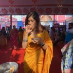 Akasa Instagram - menu v aaunda kudi banna ok? 🙆🏻‍♀️ • • • thank you for the sari, for tying the sari and for taking the pictures @vj_nikon 🫶🏼 • • • • • • • • • • • • • • • • • • • • • • • • • • • • • #akasa #akasasingh #akasasing #akasakebesties #akasians #trending #love #fyp #explore #fashion #ootd #femininegoddess #trendingreels #naagin #shringaar #biggboss #thick #punjaban #trendingsongs #travel #sari #indian