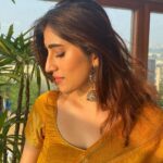 Akasa Instagram - menu v aaunda kudi banna ok? 🙆🏻‍♀️ • • • thank you for the sari, for tying the sari and for taking the pictures @vj_nikon 🫶🏼 • • • • • • • • • • • • • • • • • • • • • • • • • • • • • #akasa #akasasingh #akasasing #akasakebesties #akasians #trending #love #fyp #explore #fashion #ootd #femininegoddess #trendingreels #naagin #shringaar #biggboss #thick #punjaban #trendingsongs #travel #sari #indian