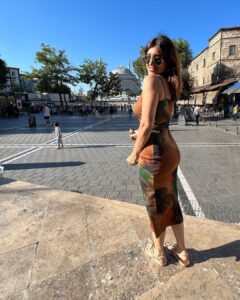 Akasa Instagram - an Istanbul evening ♥️
•
•
📸:@aasa.sing 
•
•
•
•
•
•

#akasa #akasasingh #akasasing #akasakebesties #akasians #trending #love #fyp #explore #fashion #ootd #femininegoddess #trendingreels #naagin #shringaar #biggboss #thick #punjaban #trendingsongs #travel