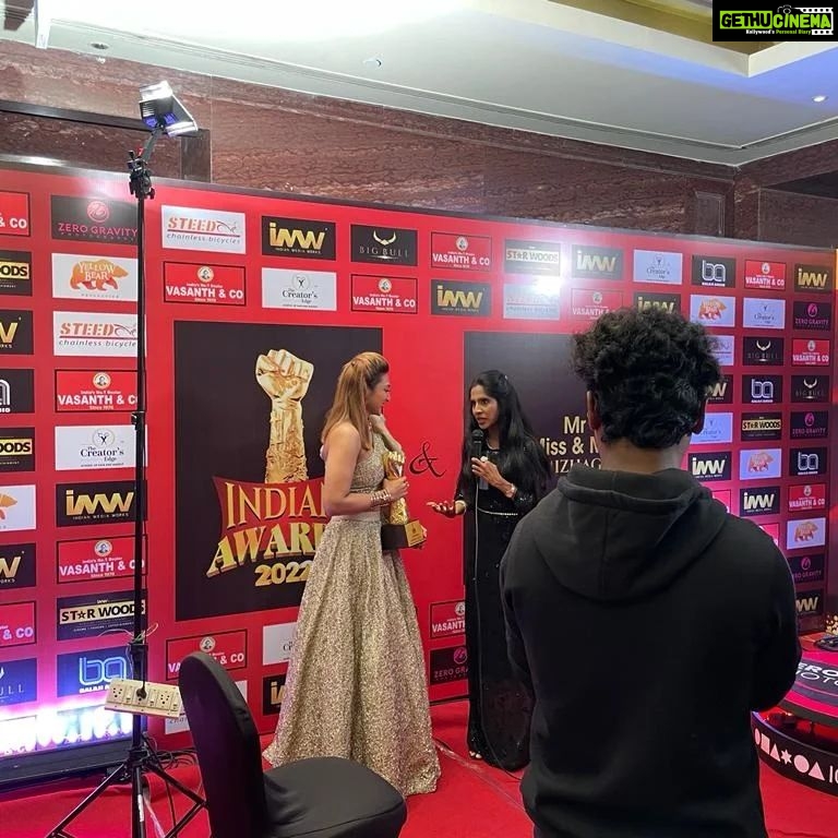 Akshara Reddy Instagram - IMW Indian Awards PEOPLE'S CHOICE OF THE YEAR AKSHARA REDDY.. thank you IMW @indian_media_works for hunouring me with this title, it means a lot to me.. winning people's heart has been my biggest goal in my life.. thanks to all my Fans for your unconditional love.. Wardrobe: @vivekarunakaran Jewellery: @rajianand ITC Grand Chola, Chennai
