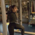 Akshara Reddy Instagram - #getfitwithakshara #fitnessfriday Why you shouldn’t skip leg day? Leg workouts are an important aspect of a balanced, whole-body fitness routine that builds strength, speed, and stability. It’s important to stay consistent with your leg workouts since these large muscles are an integral part of your overall fitness. Plus, it’s easier for your body to adapt to the workouts and develop good habits that will help you to meet your fitness goals. Strong leg muscles keep your body balanced, which isn’t possible if you focus solely on your upper body. Working your glutes, quads, and hamstrings with exercises such as deadlifts, squats, and lunges helps to maximize and boost athletic performance. . . Trainer: @jacksonvinodh . . . . #akshrareddy #bigbosss5tamil #beatcrossfit🏋🏻‍♀️ #beatcrossfit #legworkout #legday #lunchworkout #chennaireels #workoutoftheday #fitnesslifestyle #guggu #gugguarmy #bb5 #akshraarmy #bigbosstamil #guggusquad #getfitwithakashra #fitnessfriday #wokout #aksharabiggboss #taskqueen #guggupapa #motivation #bigboss