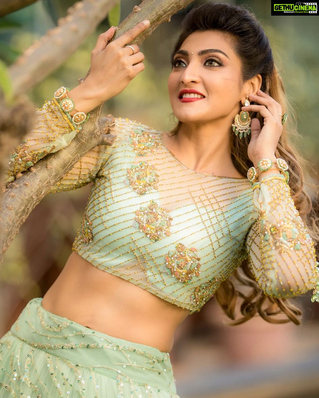 Akshara Reddy Instagram - Happy Women's day guys...🧡🧡 Feel beautiful, everyday! Shine on , always 💎 Makeup - @pavash_ , @yolo.offl Hair - @mani_stylist_ Jewellery- @konikajewellery Costume: @mabia_mb Assisted by - @mahasacademy students Photographer - @camerasenthil Location- @somersetchennai Organized by @rrajeshananda #Akshara #aksharareddy #aksharabiggboss #taskqueen #fitnessqueen #beautyqueen #beautypageantwinner #internationalbeautypageant #guggu #guggupapa #bigbosss5tamil #biggbosstamil #bigboss #getfitwithakashra #fitnessfriday #womensday #strongwomen #instareels #instareelsindia #actor #model #modelshoot