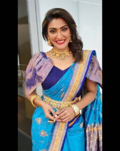 Akshara Reddy Instagram - Mua: @contourbynaveena 
Hair: @paviartistry_
Designer: @one_stitch_designs 
Jewellery: @fineshinejewels