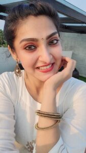 Akshara Reddy Instagram - Naaaa... just fr fun.. im still a people's pleaser 🤣🤣🤣🙊😝🤪