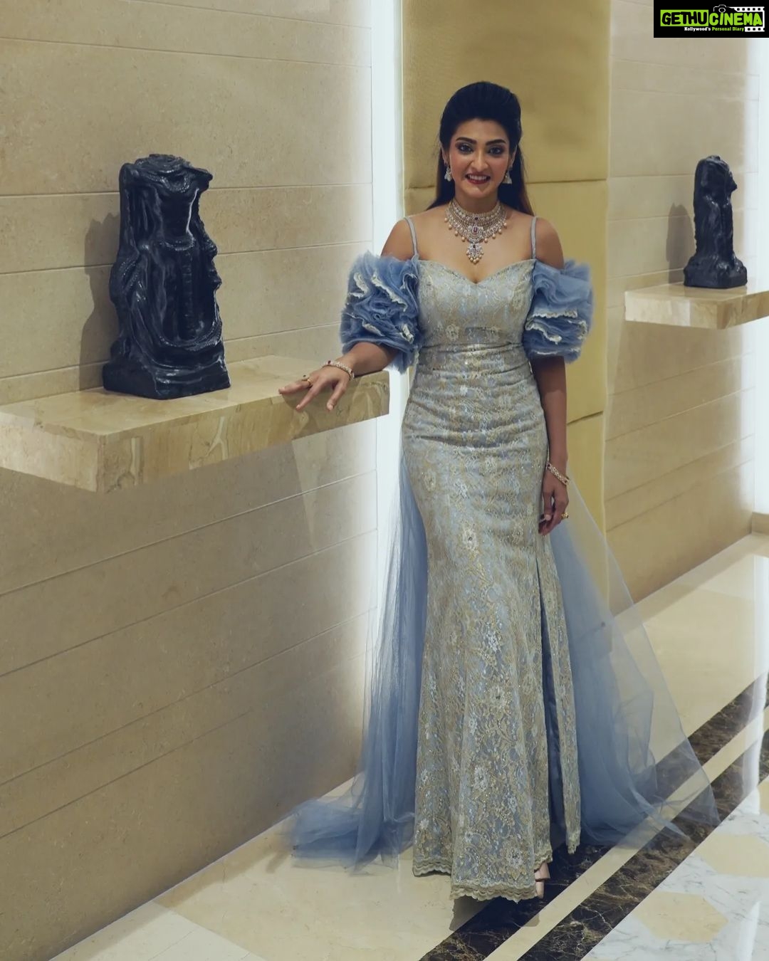 Akshara Reddy Instagram - TIMES OF INDIA's Times Fashion Feista Showstopper for KHAZANA JEWELLERY Presented by @khazanajewellery Powered by @rmkv_silks Wadrobe by @daisybridalofficial Choreography by @dalu_krishnadas @chennaitimestoi Mua: @sujeeshev Hair: @iconic_facialaesthetics Photo : @provoke_kannan Taj Coromandel Hotel, Chennai