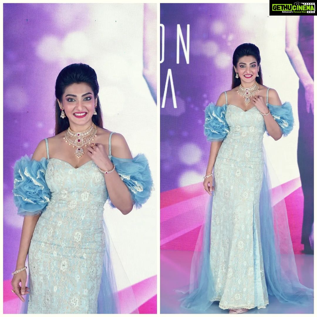 Akshara Reddy Instagram - TIMES OF INDIA Times Fashion Feista Showstopper for KHAZANA JEWELLERY Presented by @khazanajewellery Powered by @rmkv_silks Wadrobe by @daisybridalofficial Choreography by @dalu_krishnadas @chennaitimestoi #khazanajewellery #rmkv_silks #toi_chennai #aksharareddy Taj Coromandel