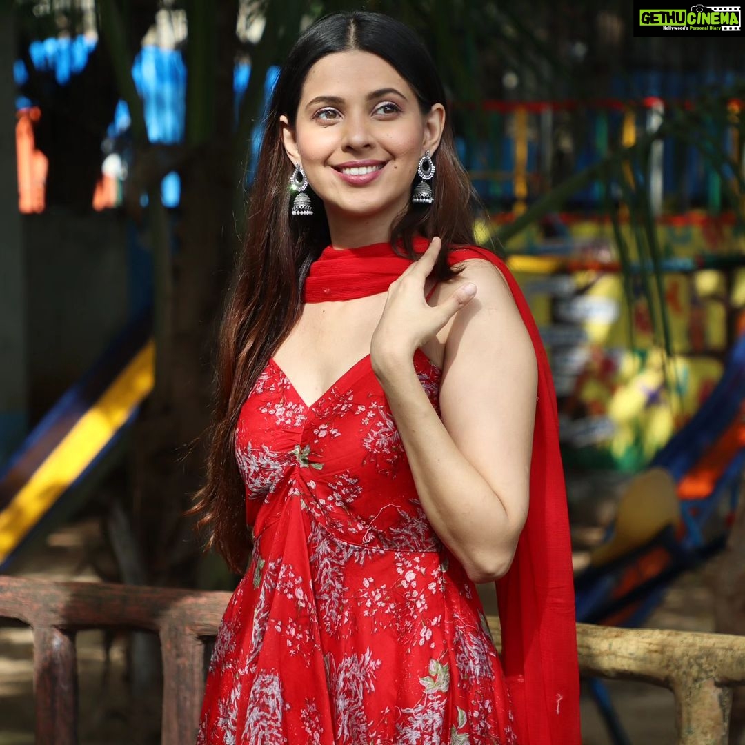 Alice Kaushik Instagram - Yes, and how many years must a mountain exist Before it is washed to the sea? And how many years can some people exist Before they're allowed to be free? 🎶 Outfit: @aachho PR: @dinky_nirh 📸 :@veer_photography606__