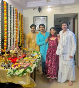 Alice Kaushik Instagram - “May the divine presence of Ganesha fill your home with love and positivity.”
“Ganpati Bappa Morya! 
#reunion #ganpatibappamorya #ganpati #ganpatifestival #pandyastore #ganpatibappa