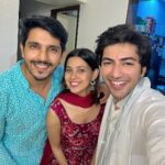 Alice Kaushik Instagram - “May the divine presence of Ganesha fill your home with love and positivity.” “Ganpati Bappa Morya! #reunion #ganpatibappamorya #ganpati #ganpatifestival #pandyastore #ganpatibappa Mumbai - मुंबई