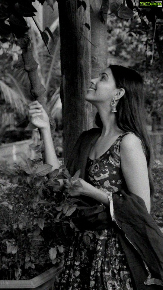 Alice Kaushik Instagram - Black and white love ❤️