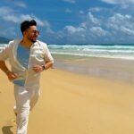 Aly Goni Instagram - Kyunki khaali beach pe bhaagte hue slow motion video daalna hota hai 😂