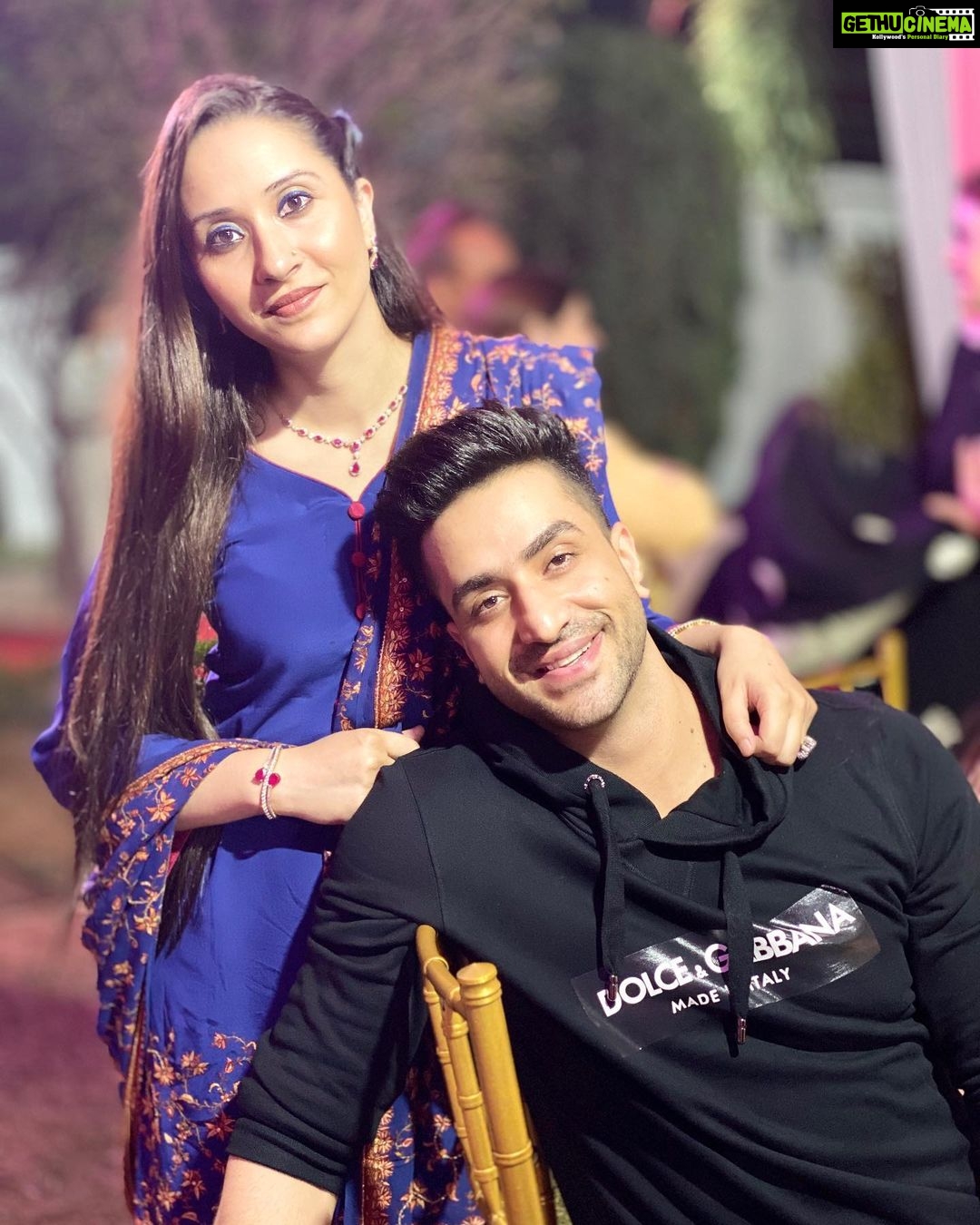 Aly Goni Instagram - Happy happy birthday @ilhamgoni ❤️ You are the best sister in the world 🫶🏻and the strongest person I know ❤️Thank you for always being there god blessss you 😘
