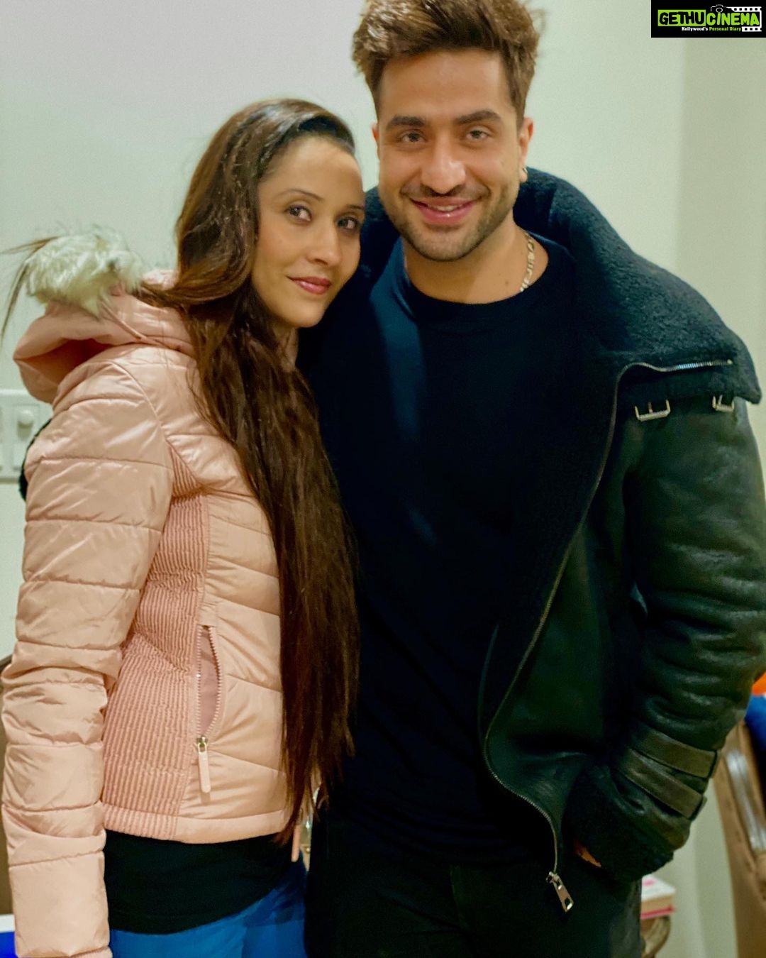 Aly Goni Instagram - Happy happy birthday @ilhamgoni ❤️ You are the best sister in the world 🫶🏻and the strongest person I know ❤️Thank you for always being there god blessss you 😘