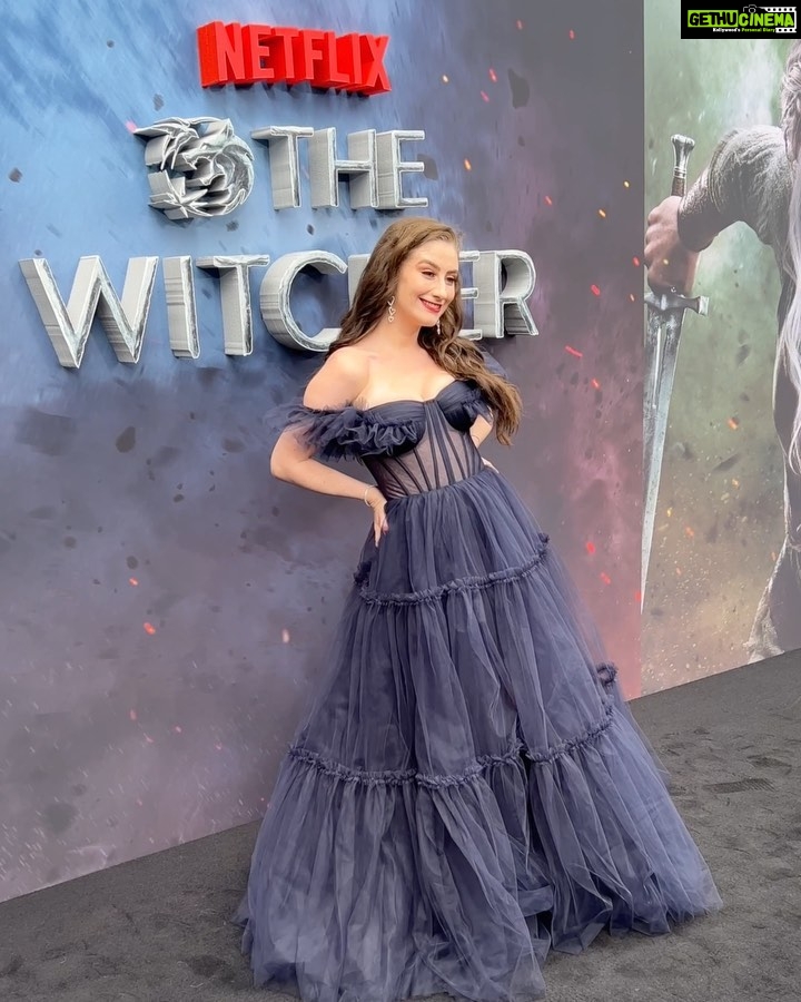 Amber Doig Thorne Instagram - The Witcher Season 3 World Premiere โ๏ธ What do you call a Witcher that's great at answering random questions? Geralt of Trivia ๐๐ I walked the black carpet alongside some of my favourite actors - and then I had the honour of chatting to the amazingly talented cast (videos will be posted soon on my TikTok)! Someone needs to pinch me real quick because I have major imposter syndrome rn ๐ This was such a bittersweet event as itโs Henry Cavillโs last season - I honestly think he was born to play this role, heโs the perfect Geralt in my eyes and will be greatly missed ๐ฅน It was wonderful celebrating Henryโs last season with him at the premiere - everyone gave him a standing ovation before watching the first episode which was so sweet ๐ฅฐ Congratulations to the wonderful cast and crew for another fantastic season ๐ก๏ธ The Witcher Season 3: Part 1 is out now on Netflix (Part 2 is released on 27th July)! ๐ Thank you @netflixuk for a magical evening โจ ๐ This gorgeous tulle dress is from @milla ๐ Stunning tennis bracelets by @warrenjamesjewellers #thewitcher #thewitcher3 #thewitchernetflix #thewitcheredit #thewitcher2 #thewitcherpremiere #thewitcherseries #thewitcher #filmpremiere #filmpremier #moviepremiere #moviepremier #premiere #premier #redcarpet #redcarpetstyle #redcarpetlook #redcarpetfashion #redcarpetdress #redcarpetlooks #redcarpetmakeup #redcarpetdresses #redcarpetready #redcarpetmoments #redcarpetpremiere #ambzdt #amberdoigthorne #londonpremiere @netflix @witchernetflix Kaer Morhen