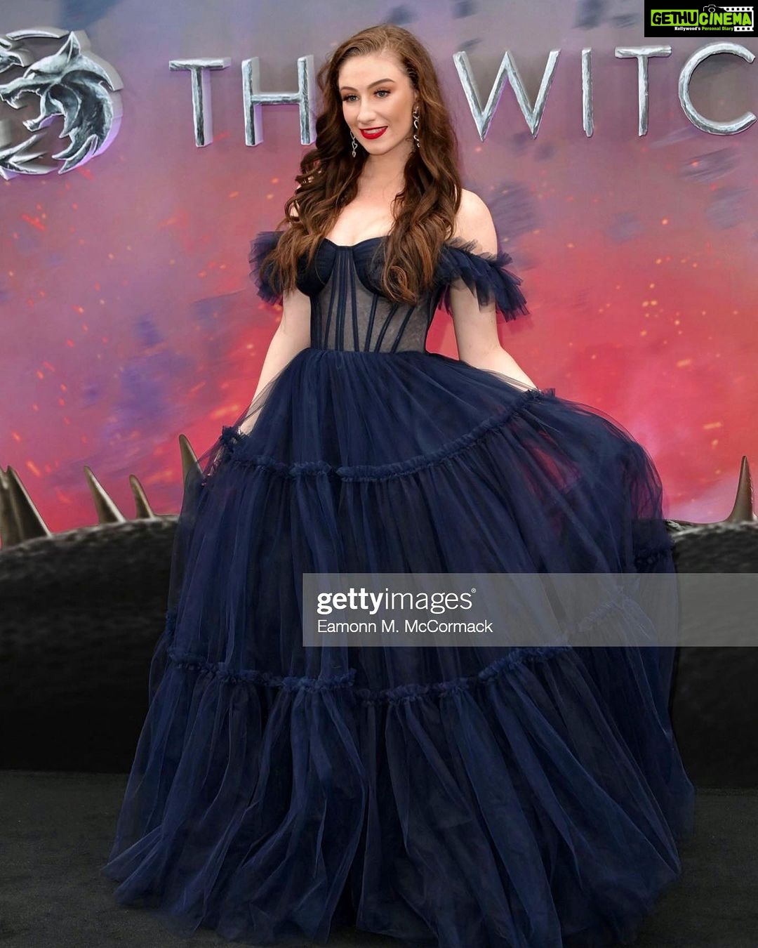 Amber Doig Thorne Instagram - The Witcher Season 3 World Premiere โ๏ธ What do you call a Witcher that's great at answering random questions? Geralt of Trivia ๐๐ I walked the black carpet alongside some of my favourite actors - and then I had the honour of chatting to the amazingly talented cast (videos will be posted soon on my TikTok)! Someone needs to pinch me real quick because I have major imposter syndrome rn ๐ This was such a bittersweet event as itโs Henry Cavillโs last season - I honestly think he was born to play this role, heโs the perfect Geralt in my eyes and will be greatly missed ๐ฅน It was wonderful celebrating Henryโs last season with him at the premiere - everyone gave him a standing ovation before watching the first episode which was so sweet ๐ฅฐ Congratulations to the wonderful cast and crew for another fantastic season ๐ก๏ธ The Witcher Season 3: Part 1 is out now on Netflix (Part 2 is released on 27th July)! ๐ Thank you @netflixuk for a magical evening โจ ๐ This gorgeous tulle dress is from @milla ๐ Stunning tennis bracelets by @warrenjamesjewellers #thewitcher #thewitcher3 #thewitchernetflix #thewitcheredit #thewitcher2 #thewitcherpremiere #thewitcherseries #thewitcher #filmpremiere #filmpremier #moviepremiere #moviepremier #premiere #premier #redcarpet #redcarpetstyle #redcarpetlook #redcarpetfashion #redcarpetdress #redcarpetlooks #redcarpetmakeup #redcarpetdresses #redcarpetready #redcarpetmoments #redcarpetpremiere #ambzdt #amberdoigthorne #londonpremiere @netflix @witchernetflix Kaer Morhen