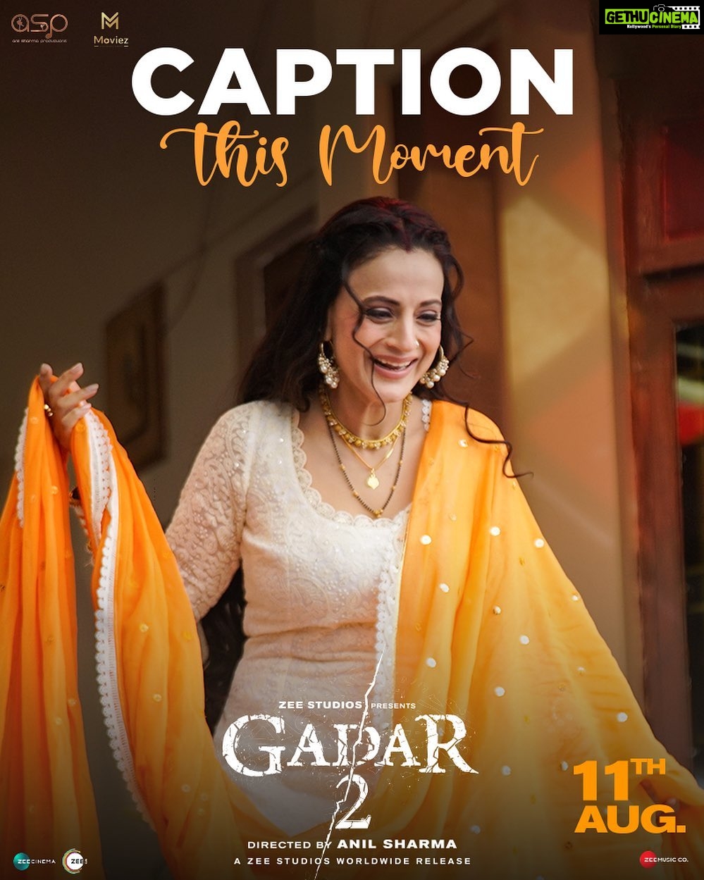 Ameesha Patel Instagram - We'll go first: A smile that brings joy to everyone's hearts! ๐๐ฅฐ Now your turn, comment below. ๐๐ป Advance booking open now. Book your tickets! (Link in bio) #Gadar2 aa rahi hai bade parde par ๐ฅ lagane iss Independence Day! ๐ฎ๐ณ Cinemas mein 11th August se ๐๏ธ @zeestudiosofficial @gadarmovie_official @iamsunnydeol @ameeshapatel9 @iutkarsharma @anilsharma_dir @anilsharmaprod @shaktimaan6963 @mithoon11 @shabinakhanofficial @quadri.sayeed @simratkaur_16 @manishwadhwa.in @hellomontysharma @mrgravitas @zeemusiccompany @zee5 @zeecinema @zee5global