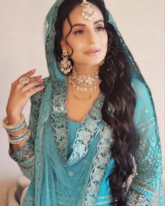 Ameesha Patel Instagram - AMRITSAR Today for GADAR 2 promotions 
SAKINA dressed by @rockystar100 @rockystarofficial 
Glam by @jaywantthakre 
Hair by @poojaudeshihairdesigns
Jewels @shrutifashionjewellery
Assisted by @_.kanishkajain._