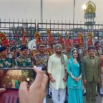 Ameesha Patel Instagram - GADAR 2 TEAM AT INDO - PAK WAGAH BORDER for PROMOTIONS 🙏🏻🙏🏻🙏🏻 @iamsunnydeol 💖💖🙏🏻