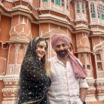 Ameesha Patel Instagram – Posted @withregram • @iamsunnydeol Visiting the lovely pink city #Jaipur for #Gadar2 Promotions