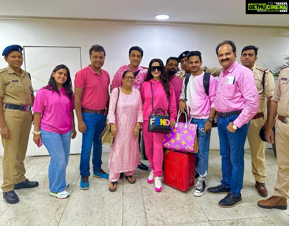 Ameesha Patel Instagram - How much PINK is tooo much PINK ??? Not enough when me n my team are off to the PINK CITY - JAIPUR !!! GADAR 2 promotions !!! Here comes BARBIE SAKINA n Her team 💖💖💕💕💕💖